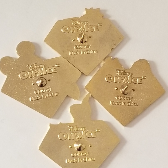 Japan Disney On Ice 4 Pin Set - Picture 6 of 8